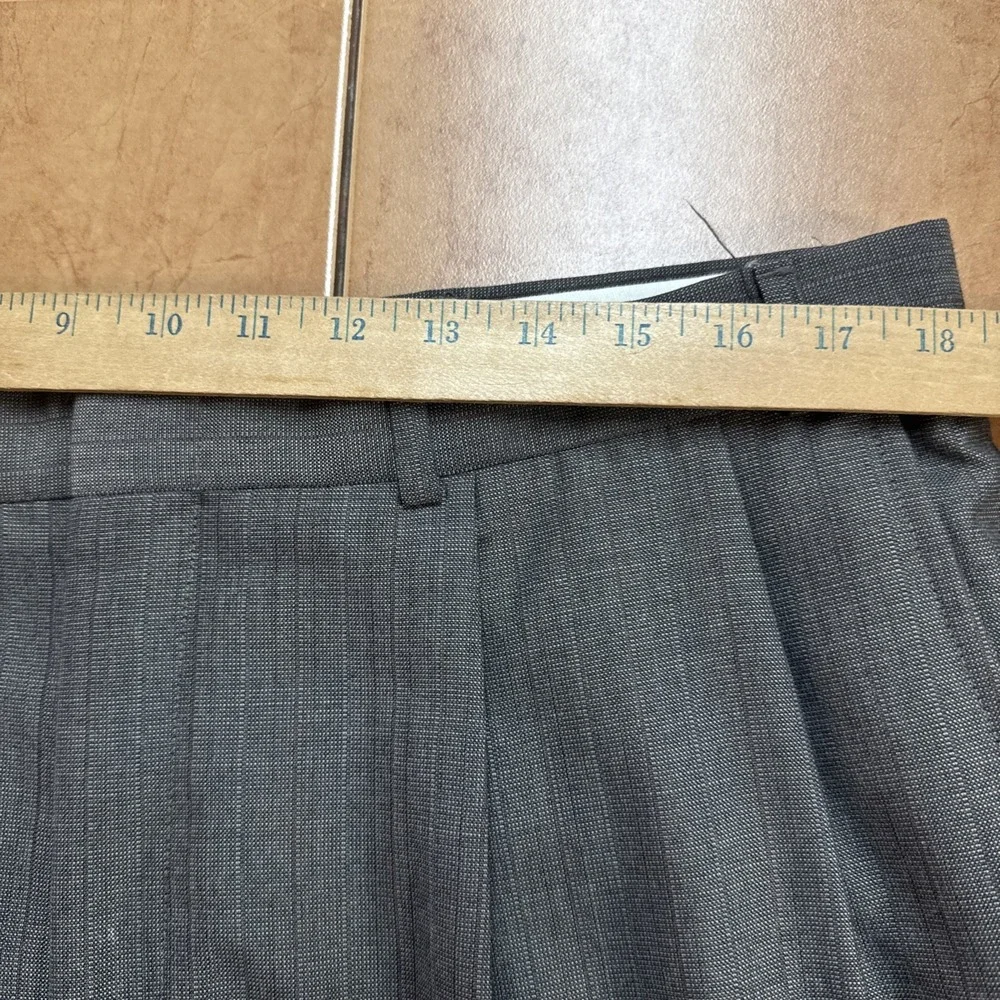 Towncraft Gray Pin Stripe 2-Piece Suit 44S Jacket 36 x 28 Pants VTG Wool Blend